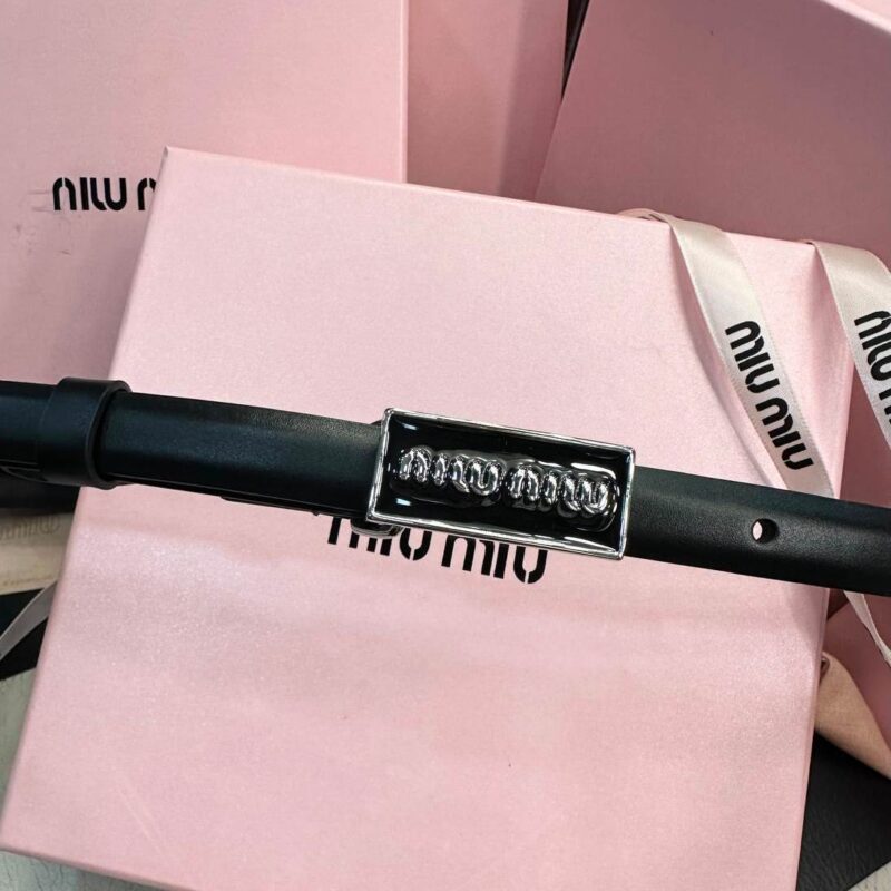 Кожаные изделия MIUMIU