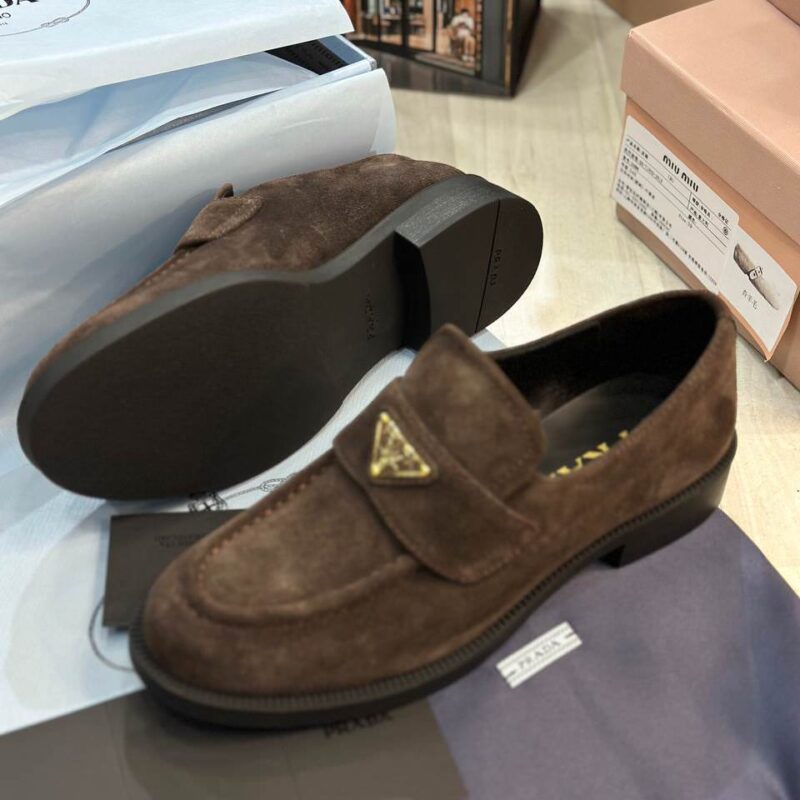 Одежда PRADA