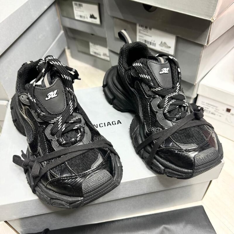 Одежда BALENCIAGA