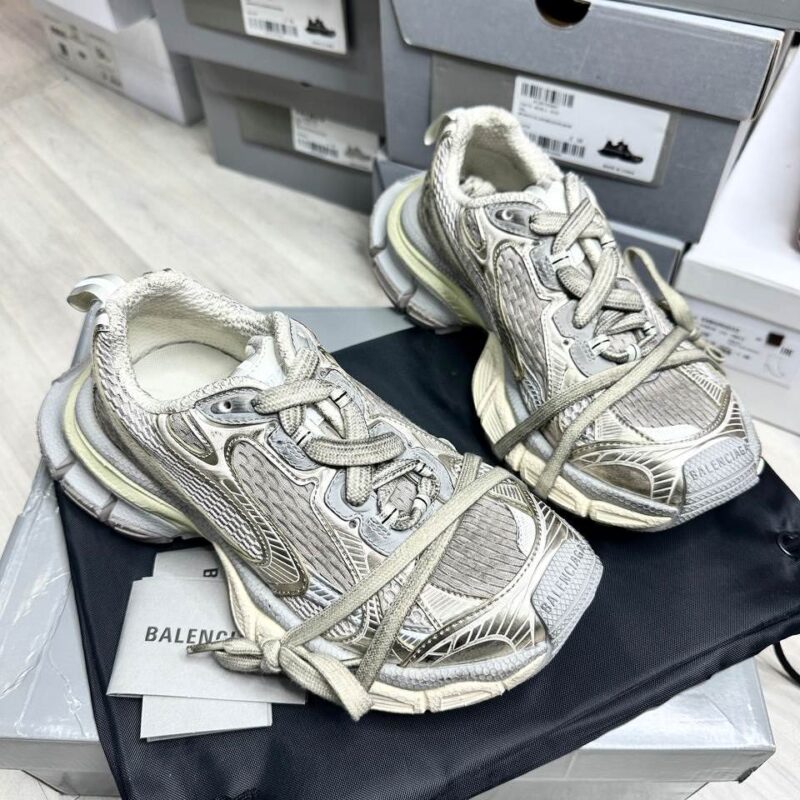 Одежда BALENCIAGA